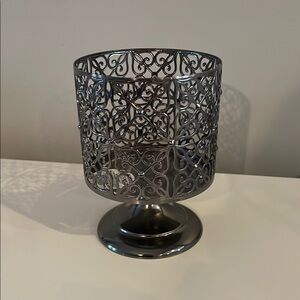Adorable candle holder